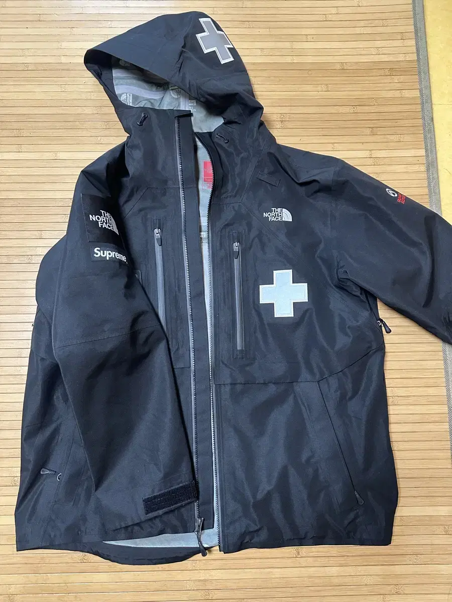 Supreme x The North Face 레스큐 xl 사이즈